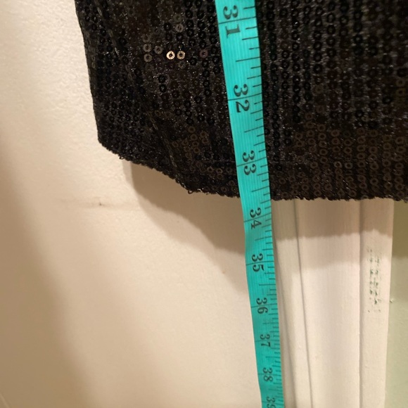 Worn 1x blk front sequined dress w logo on front & sides of both sleeves Sz L - Picture 5 of 6